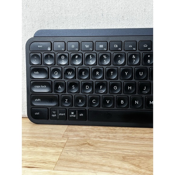 Logitech MX Keys Keyboard + MX Master 3 for Mac Mouse Combo – Unifying Receiver - Picture 8 of 13